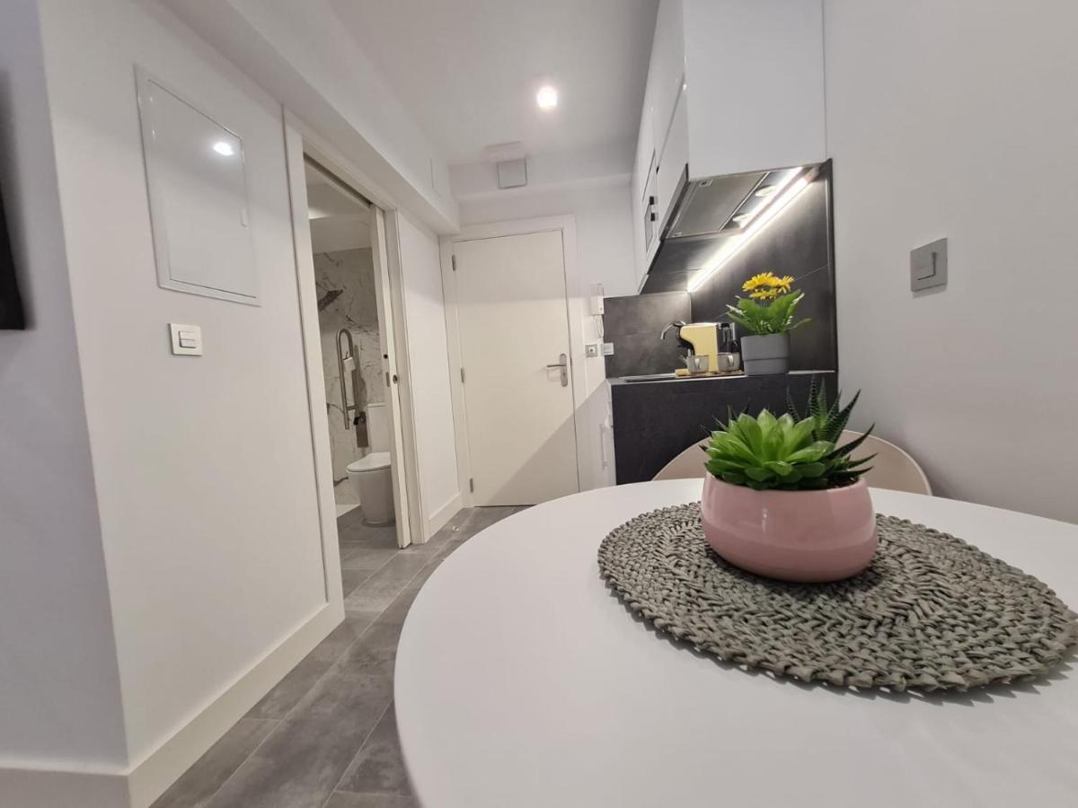 Loftinmalaga Aparthotel Exteriör bild